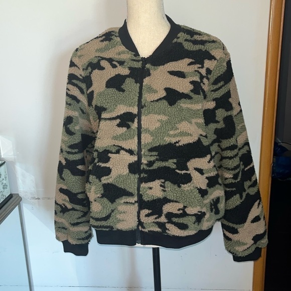 Rock Republic Camo Fleece Fuzzy Bomber Jacket XL Unisex - Picture 1 of 7